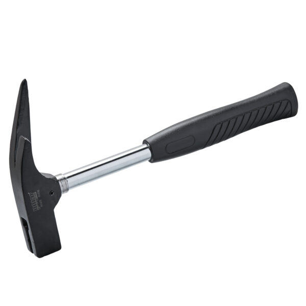 Carpenter hammer with magnet
